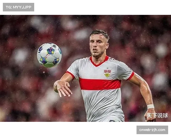 特写:终场后,斯图加特老将独自加练射门,回应近期效率质疑